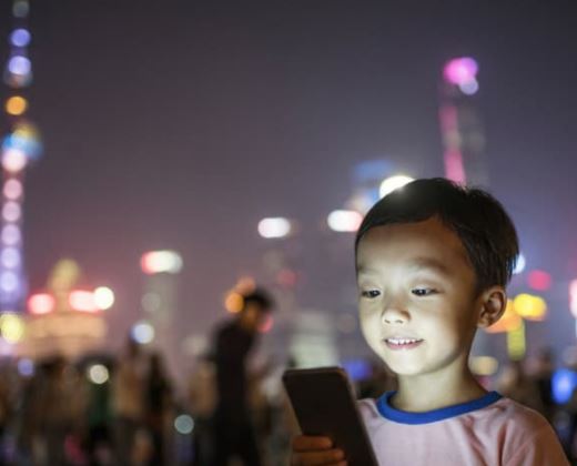 ચીનમાં બાળકો અને કિશોરોમાં મોબાઈલ ફોનના ઉપયોગને લઈને સમય મર્યાદા નક્કી કરાશે