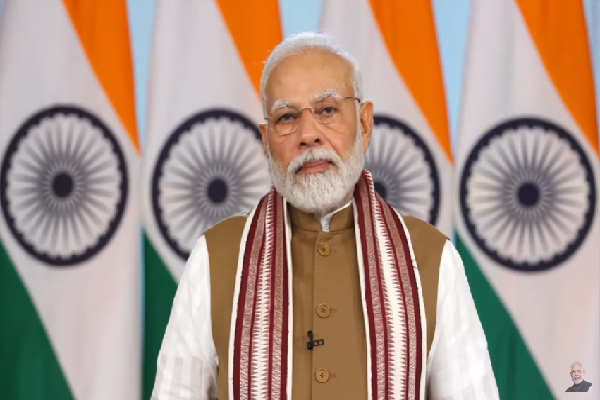હિન્દી ભાષા રાષ્ટ્રીય એકતા અને સદ્ભાવનાના દોરને મજબૂત કરતી રહે: PM મોદી