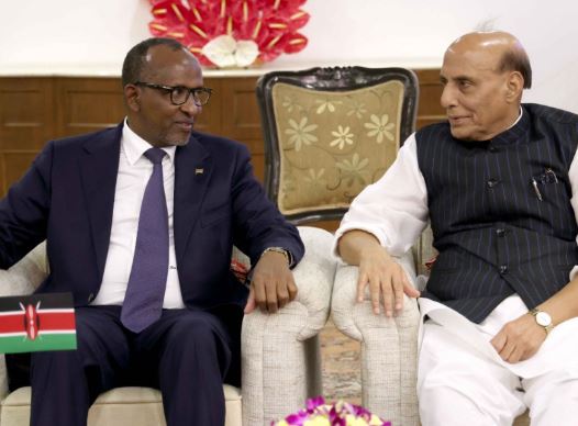 રક્ષણ મંત્રી રાજનાથ સિંહ અને કેન્યાના સંરક્ષણ મંત્રી એડન બેર ડ્યુએલ વચ્ચે બેઠક મળી