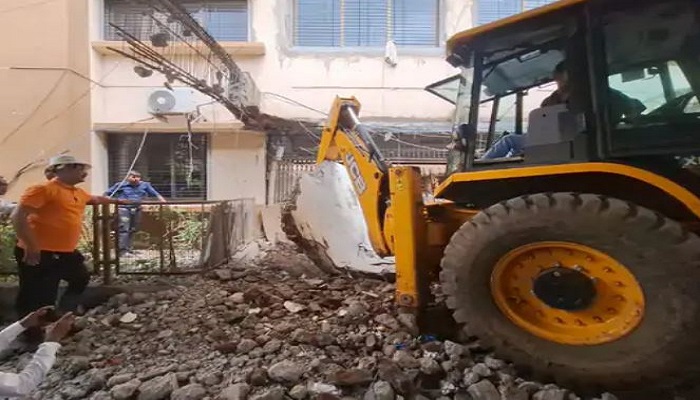 સુરતમાં ડાયમંડ એસો. સંચાલિત સ્કૂલનો સ્લેબ તૂટી પડતા બે શ્રમિકોના મોત, એક ગંભીર