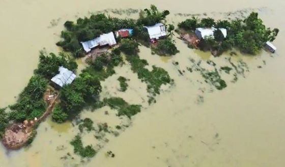 બાંગ્લાદેશમાં ભારેથી અતિભારે વરસાદને પગલે પૂરની પરિસ્થિતિનું નિર્માણ, બે લાખ લોકો ફસાયાં