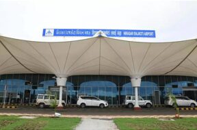 Terminal_building_of_Hirasar_Airport