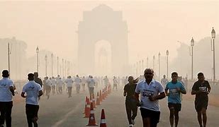 દિલ્હીની હવામાં લોકોનું શ્વાસ લેવું બન્યુ મુશ્કેલ – આજે પણ AQI નબળી શ્રેણીમાં, હવામાં ગુમાડાના ગોટા જોવા મળ્યા