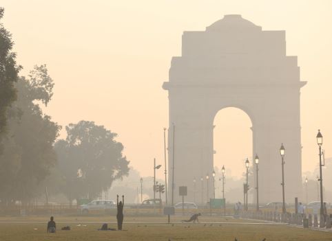 દિલ્હીમાં વાયુ પ્રદૂષણને કારણે શ્વાસ લેવો મુશ્કેલ,જાણો કેટલો નોંધાયો AQI