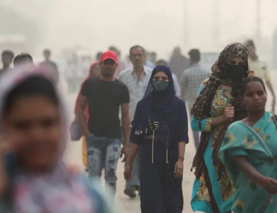પાકિસ્તાનના લાહોરમાં હવાના પ્રદુષણનું સ્તર વધ્યું, લોકોને માસ્ક પહેરીને બહાર નીકળવા અપીલ