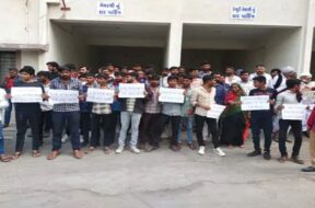RMC, maldhari protest