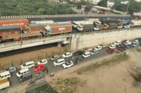 baroda highway, trafic jaam-1