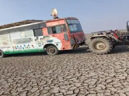 kharaghoda. school in the desert,
