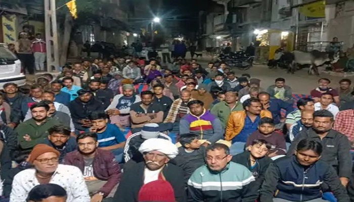 ગાંધીનગરના સાદરા ગામ નજીક લેન્ડફીલ સાઈટ બનાવવાના નિર્ણય સામે ગ્રામજનોનો વિરોધ