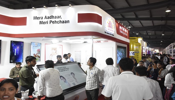 ગુજરાત ગ્લોબલ ટ્રેડ શોમાં આધાર’ના સ્ટોલ પર PCV કાર્ડ માટે મુલાકાતીઓએ સૌથી વધુ પૂછતાછ કરી