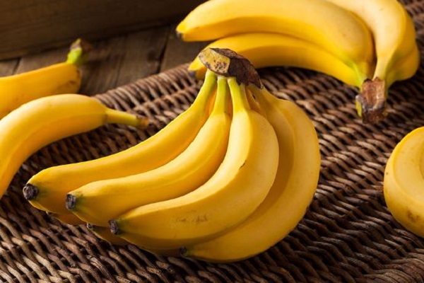 શિયાળામાં કેળા ખાવાના ફાયદા અને નુકશાન અંગે જાણો…