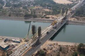 Merto train, Gandhinagar
