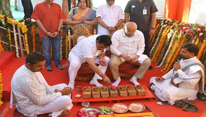 ગાંધીનગરમાં PM મોદીએ દાનમાં આપેલી જમીન પર નાદ બ્રહ્મ કલા કેન્દ્રનું CMના હસ્તે ખાતમુહૂર્ત