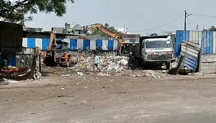 વડોદરામાં કિશનવાડીમાં કચરાના થતાં ડમ્પિંગ સામે યુવા કોંગ્રેસે કર્યો વિરોધ, 6 કાર્યકરોની અટકાયત
