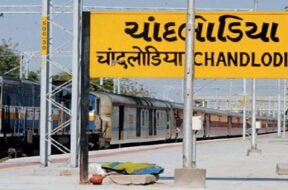 Chandlodiya railway station, train
