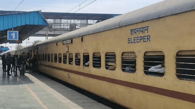 બિહારઃ વલસાડ એક્સપ્રેસમાં આગ બાદ બ્લાસ્ટ, RPF કોન્સ્ટેબલનું મોત