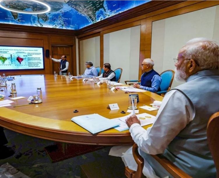 હિટવેવની આશંકાની વચ્ચે PM મોદીએ ઉચ્ચસ્તરીય બેઠક યોજી,  હોસ્પિટલોમાં પૂરતી તૈયારીઓ રાખવાની સૂચના
