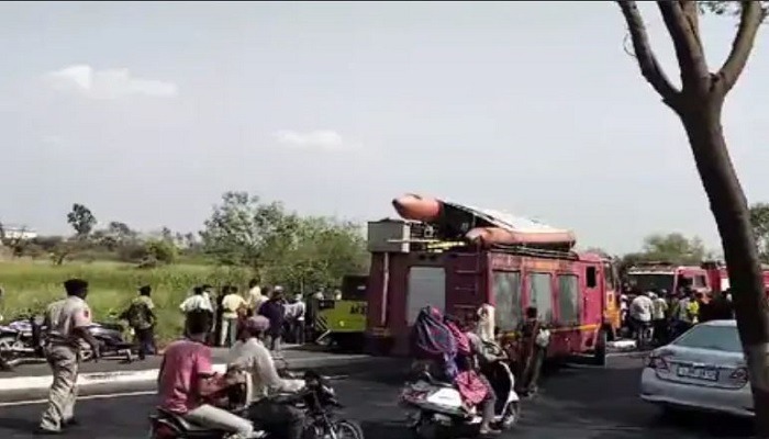 વડોદરા-હાલોલ હાઈવે પર કોટંબી નજીક પીકઅપ વાન પાણી ભરેલા નાળામાં ખબકતાં 4ના મોત