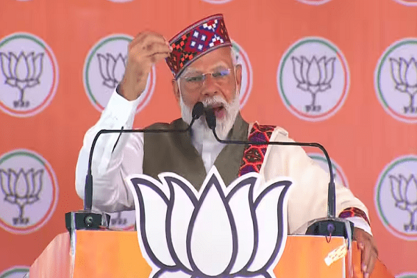 મુસ્લિમોને OBCમાં સામેલ કરવા માટે PM મોદીએ કોંગ્રેસ અને મમતા બેનર્જી ઉપર કર્યાં આકરા પ્રહાર