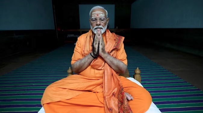 પ્રધાનમંત્રી નરેન્દ્ર મોદી વિવેકાનંદ રોક મેમોરિયલ ખાતે ધ્યાન બેઠા