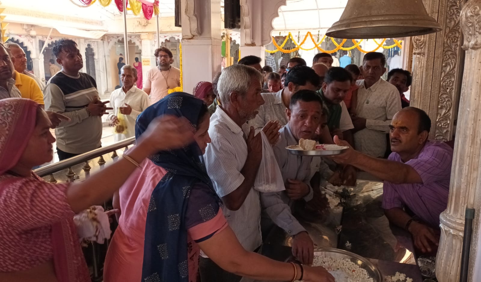વૈશાખી પૂનમે યાત્રાધામ ખેડબ્રહ્મા ખાતે ભક્તો ઉમટયા