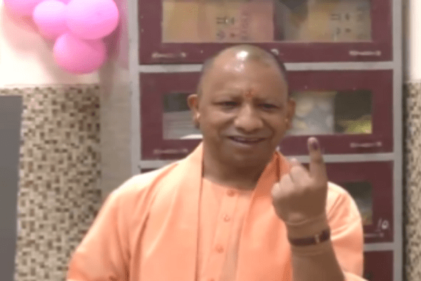 લોકસભા ચૂંટણીઃ સાતમા તબક્કામાં CM યોગી અને ભગવંત માન સહિતના મહાનુભાવોએ કર્યું મતદાન