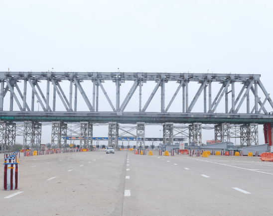 બુલેટ ટ્રેન પ્રોજેક્ટ: દિલ્હી-મુંબઈ નેશનલ એક્સપ્રેસ વે પર સ્ટીલ બ્રિજ સ્થાપિત કરાયો