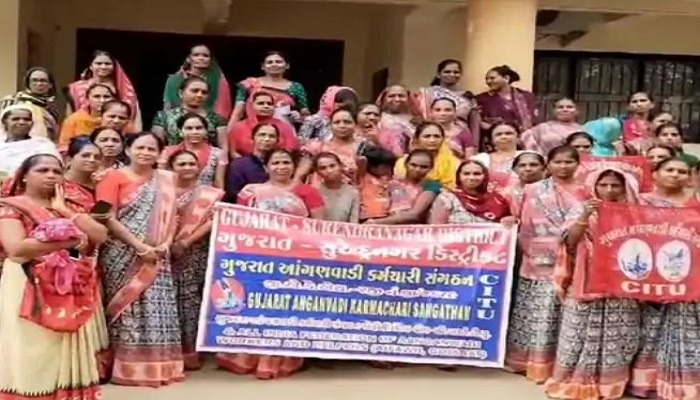 લખતરમાં આશા વર્કર અને આંગણવાડી કર્મચારીઓએ પગાર વધારવાની માગ સાથે રેલી કાઢી