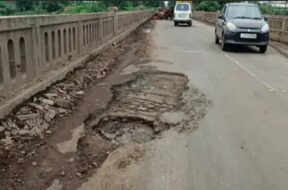 Badar river bridge, jasadan