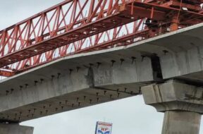 Surat, metro bridge