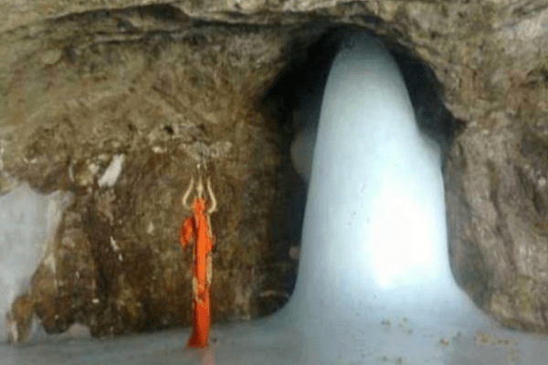 બાબા બર્ફાનીના દર્શને ઉમટ્યું આસ્થાનું પૂર: 3 દિવસમાં 56,000થી વધુ શ્રદ્ધાળુઓએ કર્યા દર્શન