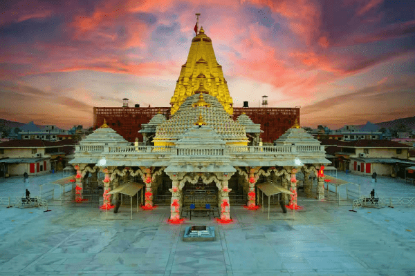 અષાઢી બીજથી અંબાજી મંદિરની આરતી અને દર્શનના શિડ્યુલમાં થશે ફેરફાર, માઈભક્તો જાણી લે
