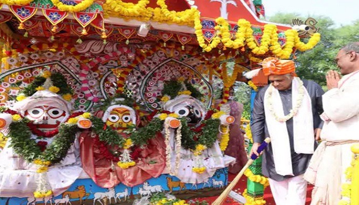ગાંધીનગરમાં અડાલજના જગન્નાથજીના મંદિરેથી નીકળી રથયાત્રા, મુખ્યમંત્રીએ કરી પહિંદ વિધિ