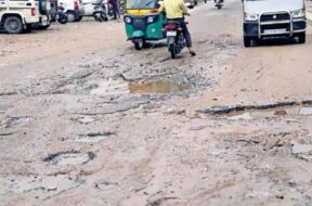 palanpur, road collapsed