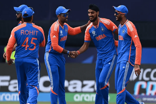 વાવાઝોડાના કારણે વિશ્વ વિજેતા ટીમ ઈન્ડિયા T20 વર્લ્ડ કપની ટ્રોફી સાથે બાર્બાડોસમાં ફસાઈ