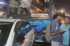 Accident, Baroda, st bus