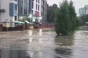 Baroda, rain