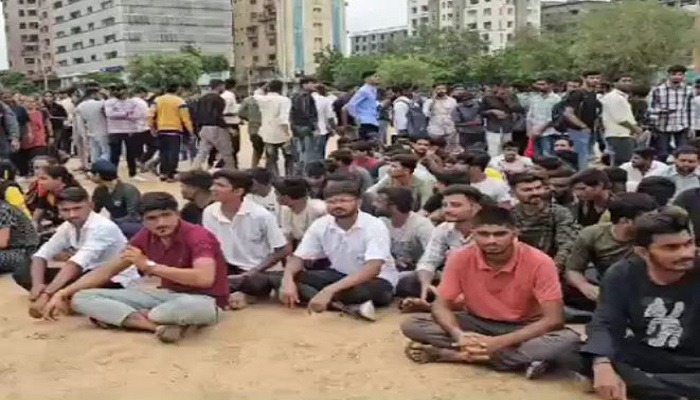 ગાંધીનગરમાં ફોરેસ્ટ ગાર્ડની ભરતીમાં CBRT પદ્ધતિ રદ કરવા ઉમેદવારોનું વિરોધ પ્રદર્શન