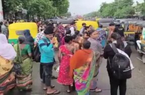 Surat,Riksha,strike