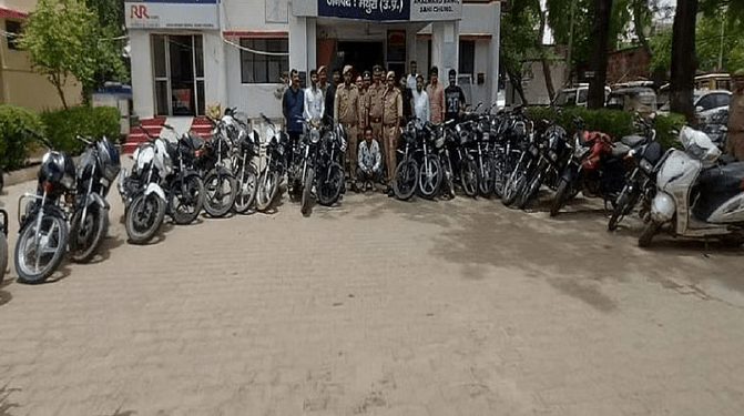 લો બોલો… પ્રેમીકાએ બાઈક મામલે છોડી દેતા પ્રેમી બન્યો વાહન ચોર, 25 વાહનની કરી ચોરી