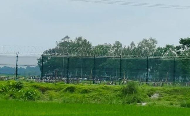 બંગાળ સરકારે બાંગ્લાદેશ સરહદે ફેન્સિંગ માટે બીએસએફને 27 કિમી જમીન સોંપી