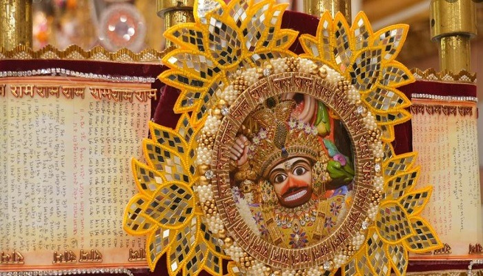 સાળંગપુરમાં કષ્ટભંજન હનુમાનજી મંદિરમાં દાદાને રાખડીનો શણગાર કરાયો
