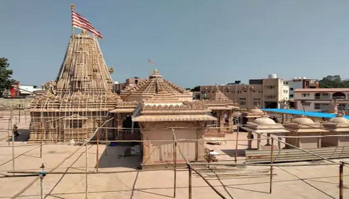 માતાના મઢમાં નવરાત્રી મહોત્સવની ચાલતી ધૂમ તૈયારીઓ