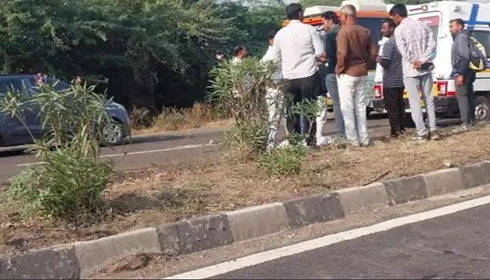 રાજકોટ-જામનગર હાઈવે પર બોલેરાએ એક્ટિવાને અડફેટે લેતા ત્રણના મોત