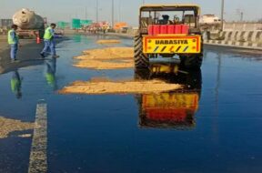 kutch, oil leakage from tanker