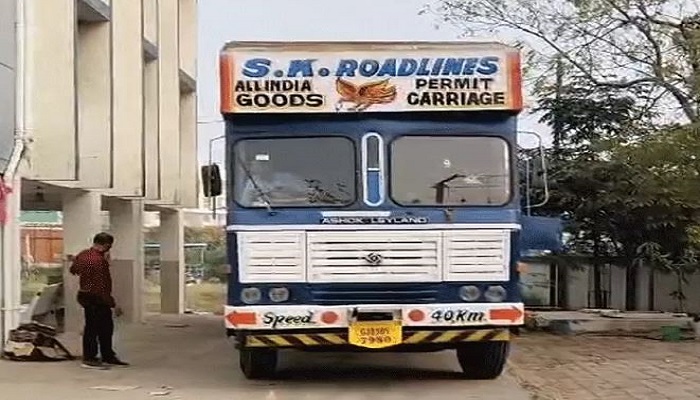 વડોદરામાં દારૂના કટિંગ પર રેડ પાડવા ગયેલી પોલીસ પર પથ્થરમારો, PSIનો બે રાઉન્ડ ગોળીબાર