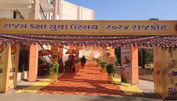 રાજકોટમાં હેમુ ગઢવી હોલ ખાતે યુવા મહોત્સવનો દબદબાભેર પ્રારંભ,