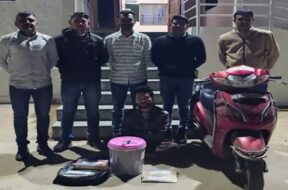 Caught with ganja in baroda