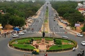 Gandhinagar Metro rail works, road close
