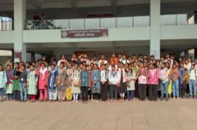 Veer naramad uni, opposition to fee increase